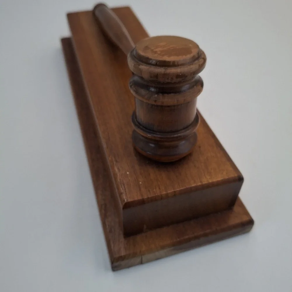 Vintage 1976 Wooden Gavel Display Base Plaque Award Presentation Judge Mallet
